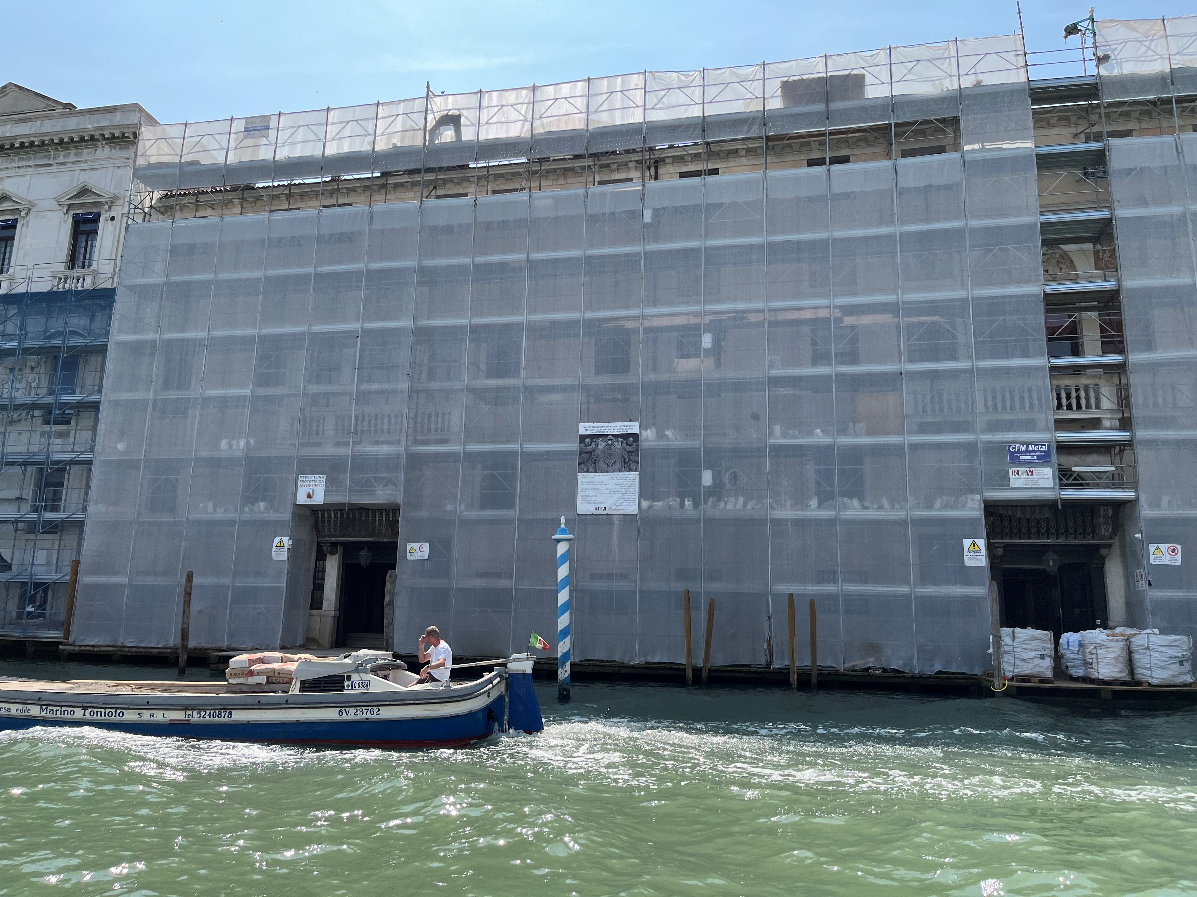 Ponteggio a Venezia.jpg